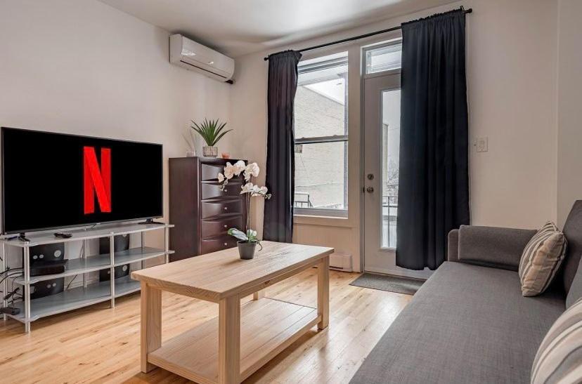 5-Star Prime Location - Bright Condo Montreal Bagian luar foto