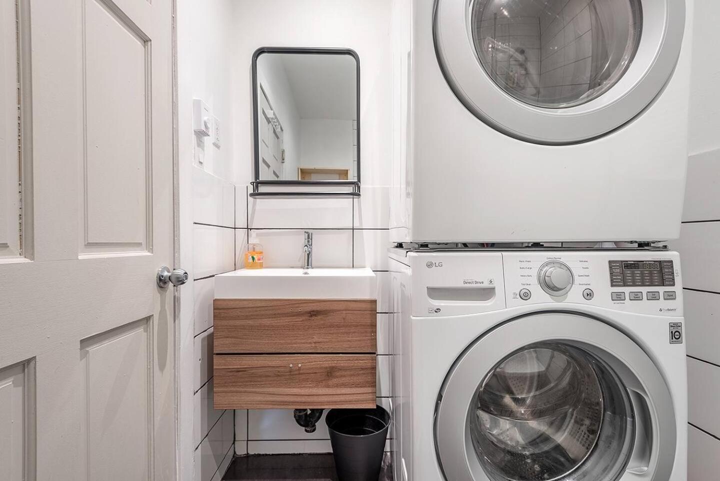 5-Star Prime Location - Bright Condo Montreal Bagian luar foto
