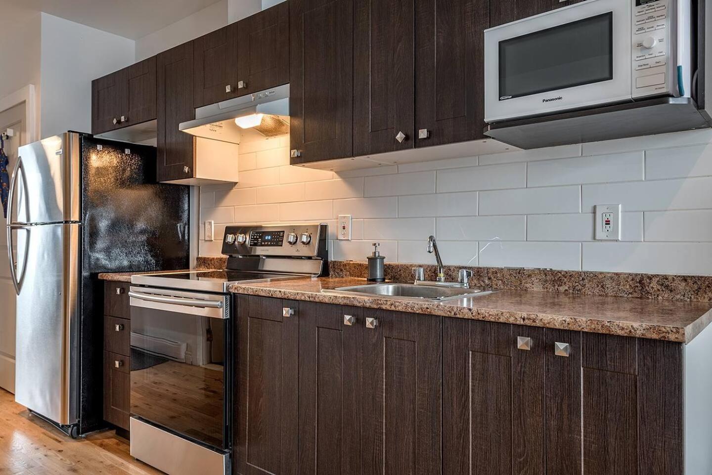 5-Star Prime Location - Bright Condo Montreal Bagian luar foto