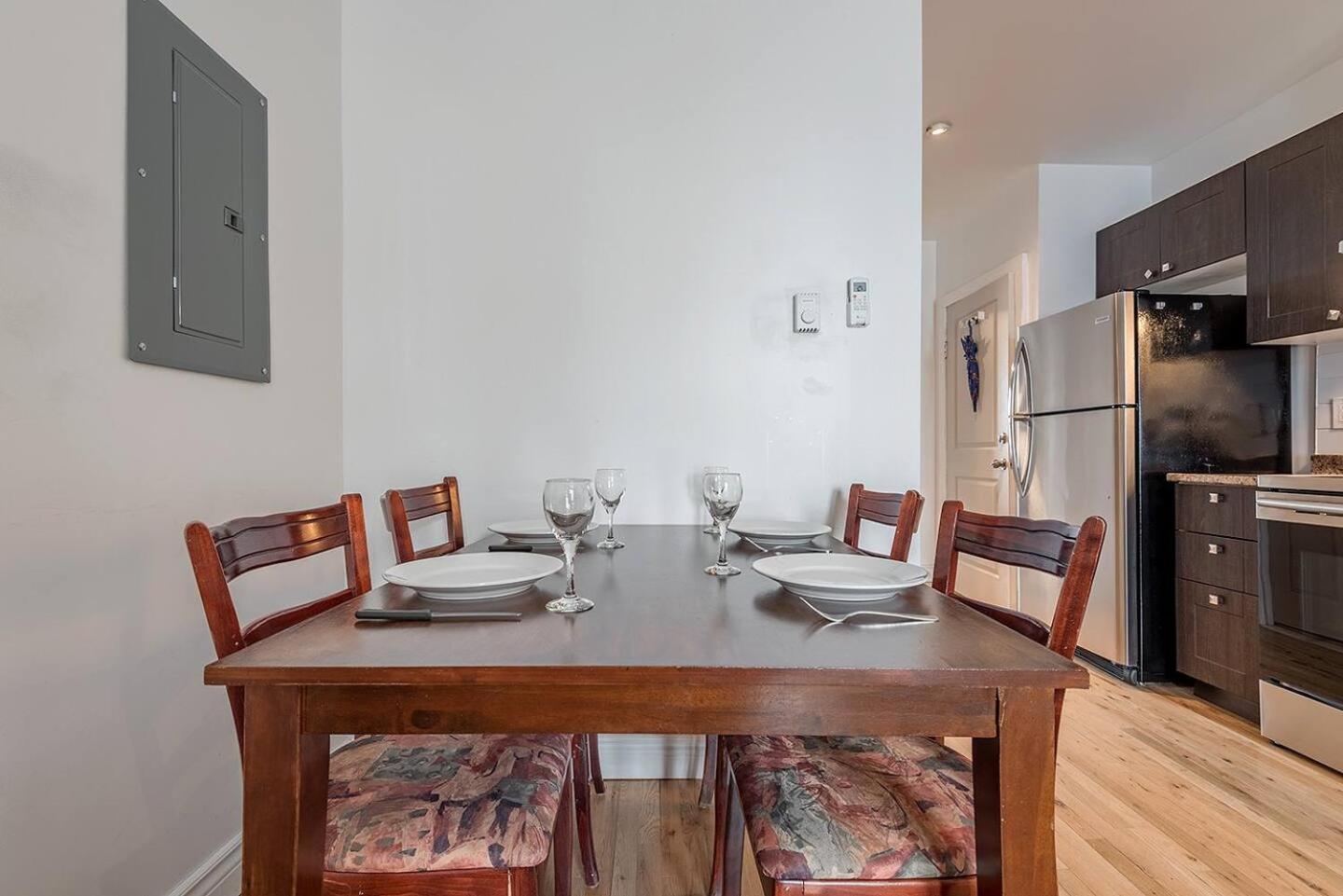 5-Star Prime Location - Bright Condo Montreal Bagian luar foto